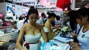 杨小曼爆料买车视频,明星购车背后的故事  第3张